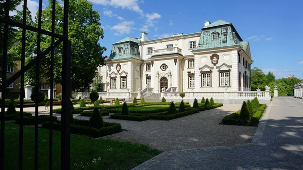 Rzeszow Polen Mai 2023 Lubomirski Sommerpalast Und Grünes Gras Rzeszow — Stockfoto