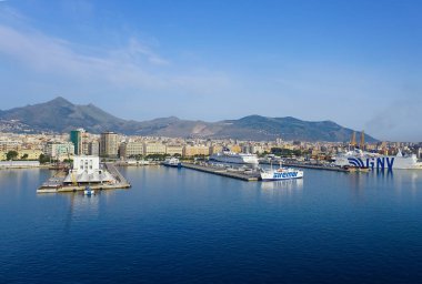 Palermo, İtalya - 26 Mayıs 2023 Palermo yat limanı, Sicil, İtalya - deniz manzaralı