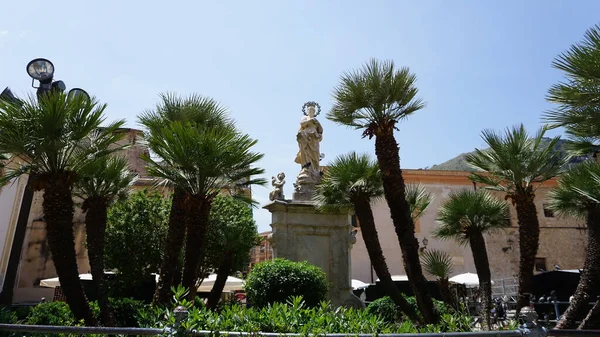 Monreale Italien Mai 2023 Statue Vor Der Historischen Kathedrale Santa — Stockfoto