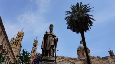 Palermo Katedrali İtalya 'da güzel bir yaz gününde