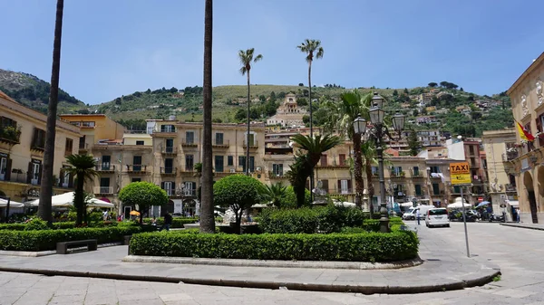 Monreale Italien Maj 2023 Människor Vilar Gatan Monreale Stad Sicilien — Stockfoto