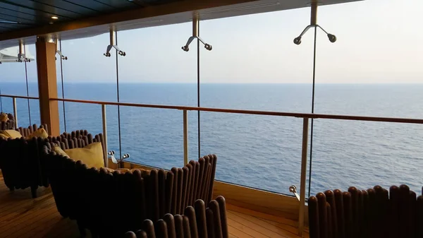 Luxury Cruise Ship Deck Dia Ensolarado — Fotografia de Stock