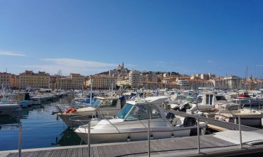 Marsilya 'daki eski liman. Fransa' nın ikinci büyük şehri..