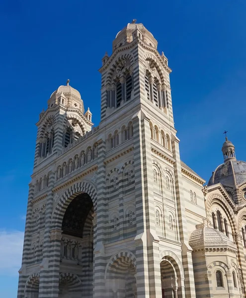 Koepels Van Kathedraal Major Kerk Mijlpaal Marseille Frankrijk Zonnige Zomerdag — Stockfoto