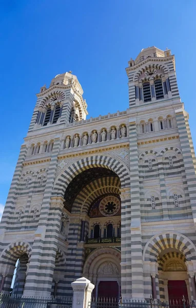 Cúpulas Catedral Major Iglesia Monumento Marsella Francia Día Soleado Verano — Foto de Stock