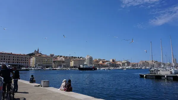 Marseille Frankrijk Mei 2023 Mensen Gaan Naar Een Oude Haven — Stockfoto