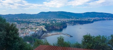 Sorrento 'nun panoramik manzarası, İtalya' daki Amalfi Sahili