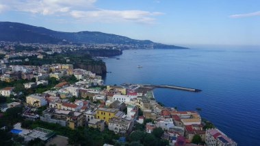 Sorrento 'nun panoramik manzarası, İtalya' daki Amalfi Sahili