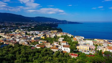Sorrento 'nun panoramik manzarası, İtalya' daki Amalfi Sahili