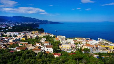 Sorrento 'nun panoramik manzarası, İtalya' daki Amalfi Sahili