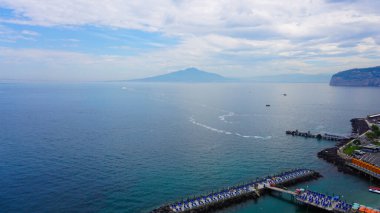 Sorrento 'nun panoramik manzarası, İtalya' daki Amalfi Sahili