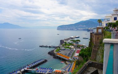 Sorrento 'nun panoramik manzarası, İtalya' daki Amalfi Sahili