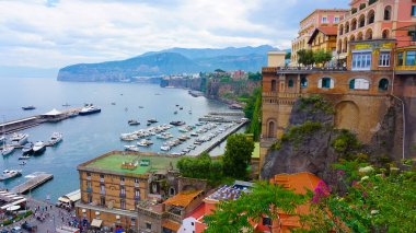Sorrento 'nun panoramik manzarası, İtalya' daki Amalfi Sahili