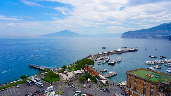Sorrento 'nun panoramik manzarası, İtalya' daki Amalfi Sahili