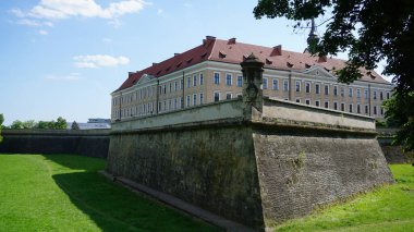 Rönesans Rzeszow kale - Rzeszow, Subcarpathians, Polonya güneşli gün, ana müteşekkil doğal görünümü