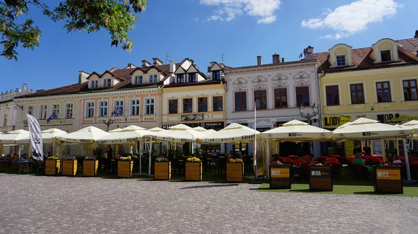 폴란드 2023 조프의 마을에 광장에 카페에서 사람들 — 스톡 사진