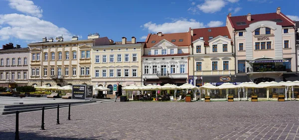 Жешув Польша Мая 2023 Года Люди Отдыхают Кафе Рыночной Площади — стоковое фото