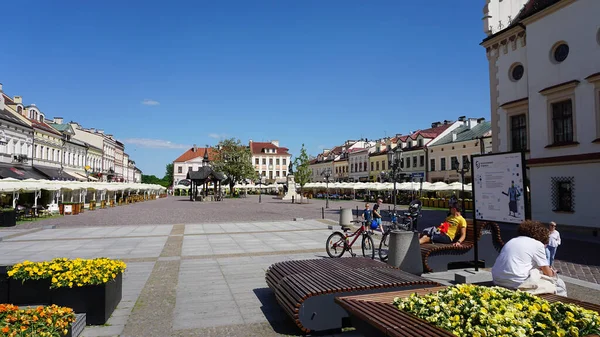 Rzeszow Polônia Maio 2023 Pessoas Descansando Praça Mercado Cidade Velha — Fotografia de Stock