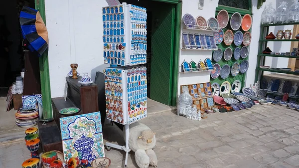 Hagyományos Agyaglemezek Tunézia Piacán Goulette Sétahajózás Kikötőjében — Stock Fotó