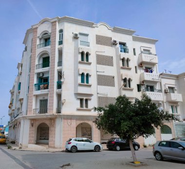 La Goulette, Tunus: Evi olan bir caddede yol