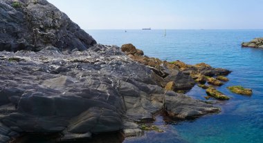 Ligurian köyü Nervi Cenova İtalya 'nın müstehcen deniz kenarı geçidi.
