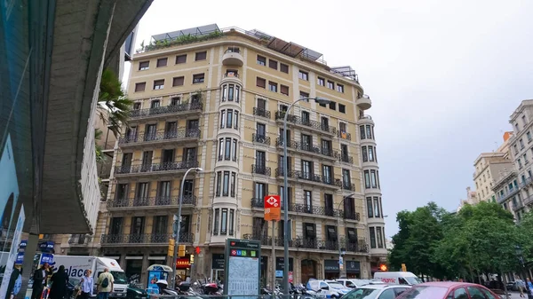 Барселона Испания Мая 2023 Года Фасад Старого Многоквартирного Дома Барселоне — стоковое фото