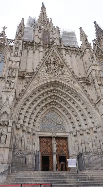 스페인 바르셀로나 2023 스페인 바르셀로나의 쿼터에 십자가 대성당 — 스톡 사진