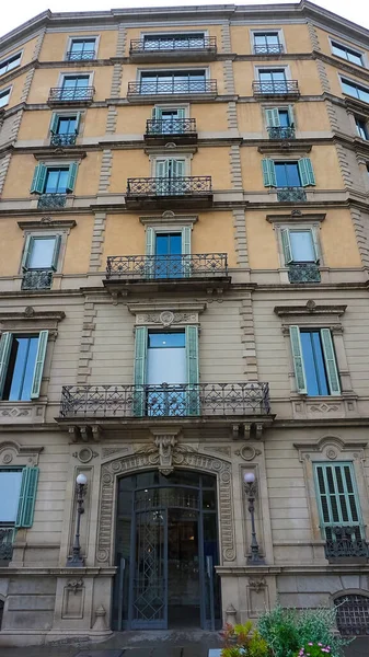Fachada Antigo Edifício Apartamentos Barcelona Catalunha Espanha Europa — Fotografia de Stock