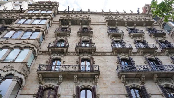 Fasada Starego Budynku Mieszkalnego Barcelonie Katalonia Hiszpania Europie — Zdjęcie stockowe