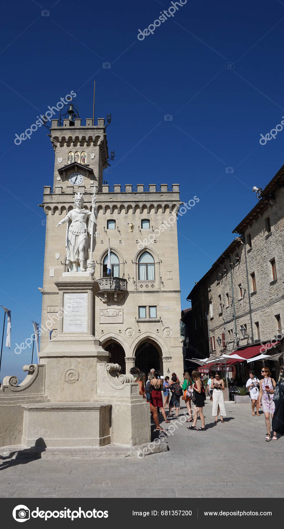Citta San Marino San Marino October 2023 People Going Palazzo – Stock