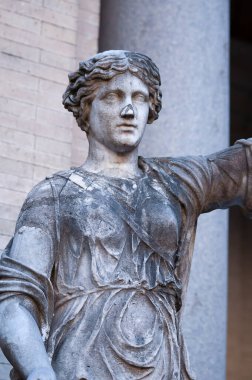 Vatikan Şehri, İtalya - 3 Ekim 2023: Vatikan Müzeleri 'nde mermer heykeller ve büstler, Vatikan şehri, İtalya