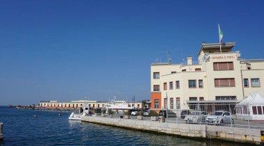 Trieste, İtalya - 1 Ekim 2023: Trieste, İtalya 'da tekne marinası. Trieste, Friuli-Venezia Giulia bölgesinin başkentidir.