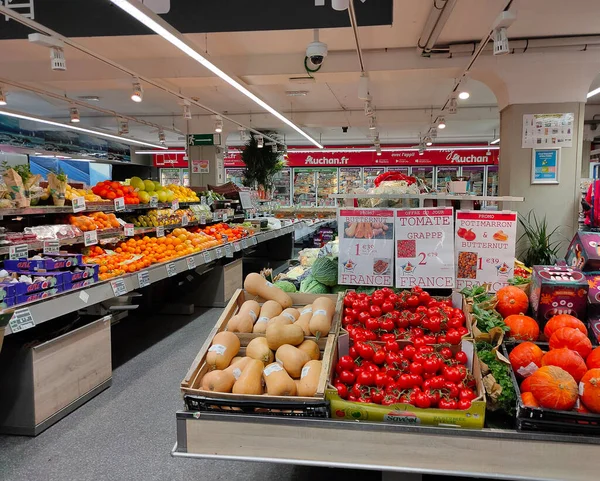 Strasbourg Alsace France Octobre 2023 Intérieur Des Grands Supermarchés Auchan Images De Stock Libres De Droits