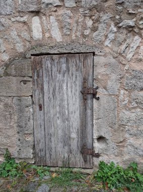 Rothenburg ob der Tauber 'deki tarihi binanın ön cephesi Almanya' da güçlendirilmiş bir şehirdir..