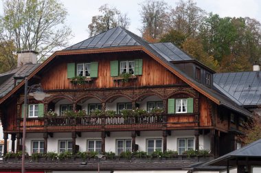 Konigsee Almanya - Konigsee 'de eski bir ahşap konuk evi