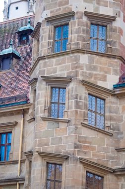 Almanya 'nın güçlendirilmiş şehri Rothenburg ob der Tauber' deki tarihi binanın parçası veya ayrıntıları.