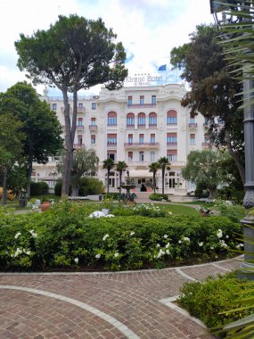 Rimini, İtalya - 25 Haziran 2024: Rimini, İtalya 'da Büyük Otel 25 Haziran 2024