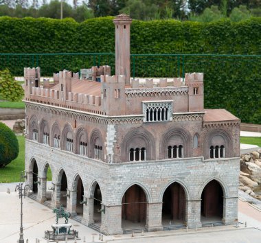 Viserba, İtalya - 25 Haziran 2024: İtalya 'nın Rimini kentindeki İtalya' nın Miniatura kentindeki Tema Parkı 'ndaki Piacenza - Küçük ölçekli ünlü çekimlerin yeniden üretimi