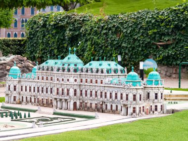 Viserba, İtalya - 25 Haziran 2024: Belvedere İtalya 'nın Rimini şehrinde İtalya' nın Minyatür veya İtalya şehrinde bulunan Viyana 'da bulunan bir saray kompleksi.