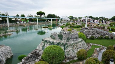 Viserba, İtalya - 25 Haziran 2024: İtalya 'nın Rimini kentindeki Minyatür veya İtalya' daki İtalya 'da bulunan Tema Parkı' ndaki Aragonese Belvedere Marittimo Kalesi