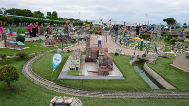 Viserba, İtalya - 25 Haziran 2024: İtalya 'nın Rimini kentindeki Miniatura' da bulunan İtalya 'daki Tema Parkı' nda Mantova - Küçük ölçekli ünlü çekimlerin yeniden üretimi