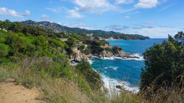 Lloret de Mar 'daki deniz kıyısı manzarası, Costa Brava, İspanya' daki Katalonya.