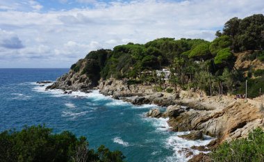 Lloret de Mar 'daki deniz kıyısı manzarası, Costa Brava, İspanya' daki Katalonya.