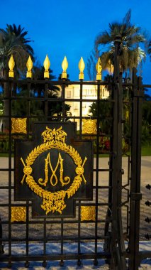 Nice, Fransa - 22 Eylül 2024: Villa Massena Müzesi Sanat Müzesi, tarihi Vieux Vieille Ville 'deki Promenade des Anglais' deki saray ve bahçe