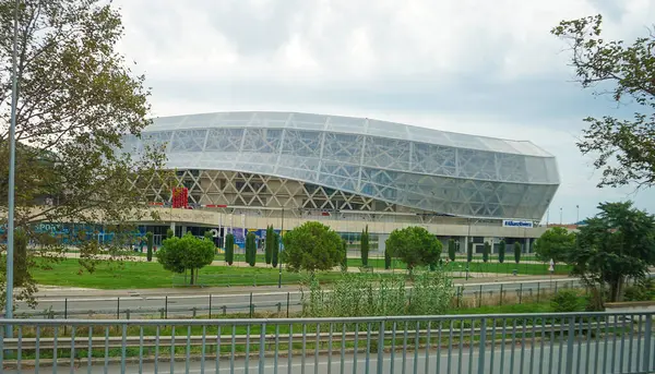 Nice, Fransa - 22 Eylül 2024 Allianz Riviera Stade de Nice 'in dış görünüşü, Cote d' Azur, Fransa. Stadyum, OGC Güzel futbol kulübü maçlarına ev sahipliği yapıyor.