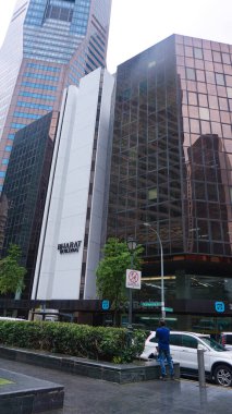 Singapur - 20 Ocak 2024: Singapur Bharat Binası 20 Ocak 2024 tarihinde Singapur 'daki Raffles Singapur ofis binasında yer almaktadır.