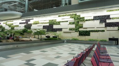 Singapur - 20 Ocak 2025: Singapur Changi Havaalanı. Changi Havalimanı Singapur 'un birincil sivil havaalanıdır ve Güneydoğu Asya' nın en büyük ulaşım merkezlerinden biridir..