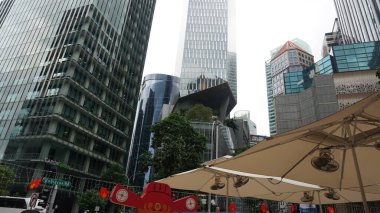 Singapur - 20 Ocak 2025: CapitaGreen, Singapur 'un CBD' sinin kalbinde, Raffles Place MRT 'nin yanında yer alan 40 katlı bir ofis kulesi..
