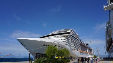 Korfu, Yunanistan - 9 Mayıs 2025: 9 Mayıs 2025 'te Yunanistan' ın Korfu limanındaki yolcu gemisi Msc Fantasia
