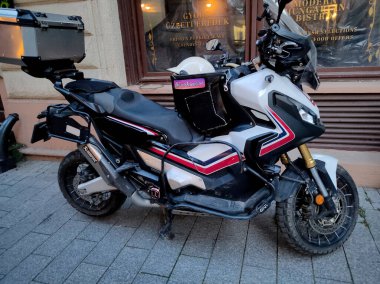 Budapeşte, Macaristan - 14 Mayıs 2025: Motobike Honda X-ADV Budapeşte, Macaristan